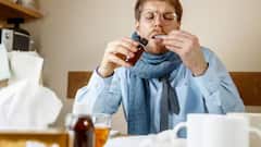 ਕੀ ਖੰਘ ਦੀ ਦਵਾਈ ਪੀਣ ਤੋਂ ਬਾਅਦ ਪਾਣੀ ਪੀਣਾ ਚਾਹੀਦਾ? ਜਾਣੋ ਸਹੀ ਜਵਾਬ