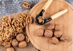 Hair Care Tips: बालों के लिए किसी वरदान से कम नहीं ये अखरोट हेयर टोनर, ऐसे करें इस्तेमाल