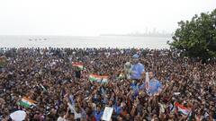 मुंबईत क्रिकेटचा फिव्हर, सागराशेजारी जनसागर; गर्दीमुळे मुख्यमंत्र्यांचा पोलिस आयुक्तांना फोन