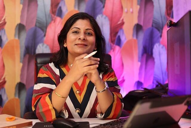 12वीं पास कैंडिडेट्स डिप्लोमा इन ग्राफिक डिजाइन कोर्स कर सकते हैं. यह एक 2 वर्षीय कोर्स है इसमें सॉफ्टवेयर की जानकारी दी जाती है. ये कोर्स उन लोगों के लिए अच्छा विकल्प है जो ग्राफिक डिजाइन में करियर शुरू करना चाहते हैं.