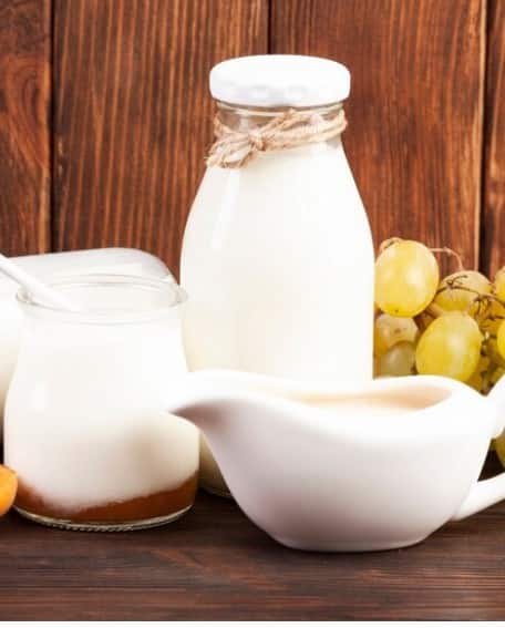 ਤੁਸੀਂ ਫੱਟੇ ਹੋਏ ਦੁੱਧ ਨੂੰ ਉਬਾਲ ਕੇ ਅਤੇ ਇਸ ਵਿੱਚ ਨਿੰਬੂ ਦਾ ਰਸ ਜਾਂ ਸਿਰਕਾ ਮਿਲਾ ਕੇ ਛੇਣਾ ਬਣਾ ਸਕਦੇ ਹੋ, ਫਿਰ ਛੇਣਾ ਨੂੰ ਫਿਲਟਰ ਕਰੋ ਅਤੇ ਪਾਣੀ ਨੂੰ ਨਿਚੋੜ ਲਓ। ਇਸ ਛੇਣੇ ਨਾਲ ਤੁਸੀਂ ਘਰ 'ਚ ਹੀ ਤਾਜ਼ਾ ਅਤੇ ਸਵਾਦਿਸ਼ਟ ਪਨੀਰ ਬਣਾ ਸਕਦੇ ਹੋ, ਫਿਰ ਇਸ ਪਨੀਰ ਦੀ ਮਦਦ ਨਾਲ ਤੁਸੀਂ ਘਰ 'ਚ ਪਨੀਰ ਕਰੀ, ਪਨੀਰ ਪਕੌੜਾ, ਮਟਰ ਪਨੀਰ ਆਦਿ ਤਿਆਰ ਕਰ ਸਕਦੇ ਹੋ।