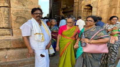 Thanjavur crime devotee who stole money from the Tanjore  big Temple - TNN என்ன கொடுமைங்க இது... இத்தனை இருந்தும் ஒன்றுக்கூட ஒர்க் ஆகலை: தஞ்சை பெரிய கோயிலில் பணத்தை பறிக்கொடுத்த பக்தரின் வேதனை