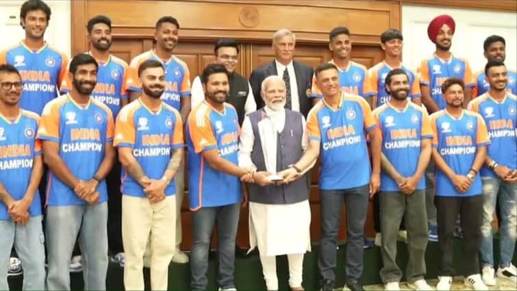 India Cricket team return  to delhi and meet pm modi   Victory procession in Mumbai in the evening Team India Welcome: PM મોદીએ વિશ્વ વિજેતા ટીમની કરી શુભેચ્છા મુલાકાત, જુઓ વીડિયો