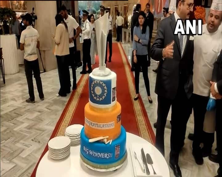 टी-20 विश्वचषक 2024 ची स्पर्धा जिंकून भारतीय क्रिकेट संघ आज मायदेशी परतला आहे.