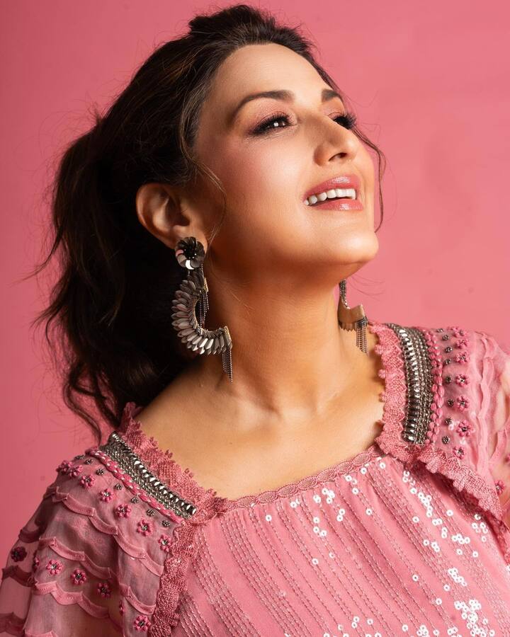 दरअसल कुछ वक्त पहले सोनाली बेंद्रे शुभांकर मिश्रा के पॉडकास्ट में पहुंची थी. जहां पर एक्ट्रेस ने अपनी पर्सनल लाइफ से जुड़ी कई बातें शेयर की. इसी दौरान इस बात का खुलासा हुआ था कि सोनाली के चाहने वालों की लिस्ट में पाकिस्तानी क्रिकेटर शोएब अख्तर का भी नाम शामिल था.