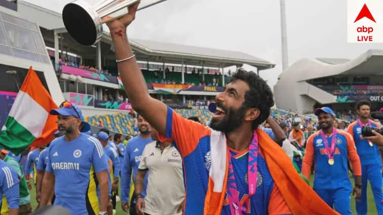 t20 world cup 2024 winnig team india member jasprit bumrah feeling amazing after see mumbai crowd and their support Jasprit Bumrah: নিজেকে তরুণ ক্রিকেটার হিসেবেই দেখতে চাই, এই ভারতকে এগিয়ে নিয়ে যাওয়াই লক্ষ্য: বুমরা