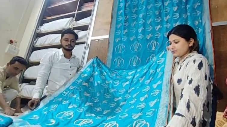 Indian cricket team Banaras weavers sent special saree know said what here ann भारतीय क्रिकेट टीम को भेजी जाएगी वाराणसी की खास साड़ी, जानिए क्या बोले बुनकर