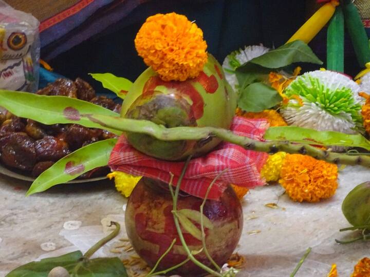 প্রতি বৃহস্পতিবার মঙ্গলঘট বসানোকে শুভ মনে করা হয়। দেবী লক্ষ্মীও এতে প্রসন্ন হন।