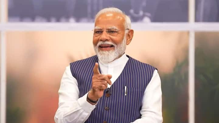 প্রধানমন্ত্রীও এই সাক্ষাৎকার প্রসঙ্গে সোশ্যাল মিডিয়ায় লেখেন, 'আমাদের চ্যাম্পিয়নদের সঙ্গে এক দারুণ সাক্ষাৎকার। বিশ্বজয়ী দলের সঙ্গে ৭, লোক কল্যাণ মার্গে এক স্মরণীয় আলাপ আলোচনাপর্ব হল যেখানে সকলে বিশ্বকাপে নিজেদের অভিজ্ঞতা ভাগ করে নেন।'