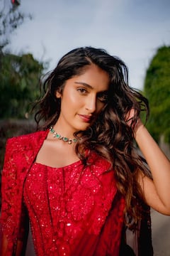 Niharika NM: నిహారిక సిల్వర్ స్క్రీన్ డెబ్యూ... గీతా ఆర్ట్స్ బ్యానర్‌లో, ఈవిడ మెగా డాటర్ కాదండోయ్!