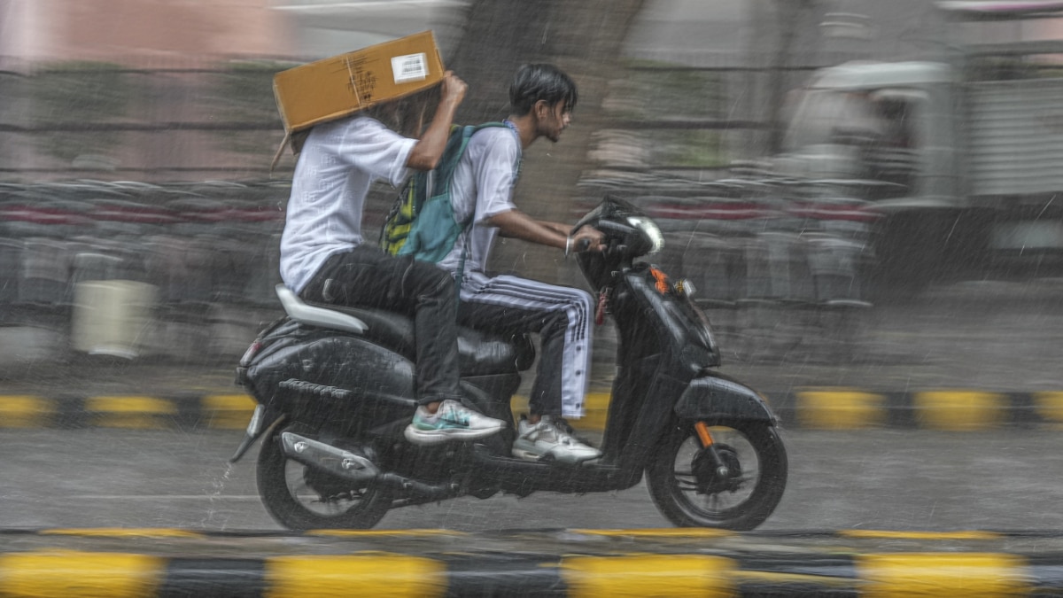 Bihar Weather: बिहार में आज कहां-कहां होगी भारी बारिश? वज्रपात की भी चेतावनी, मौसम विभाग का ताजा अपडेट देखें