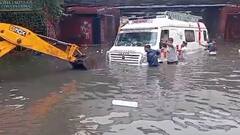 IN Pics: मथुरा में कैसे पहुंचेंगे अस्पताल, क्रेन से खींचनी पड़ रही एंबुलेंस, देखें तस्वीरें