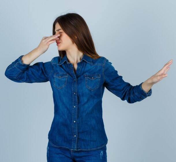 ਬਰਸਾਤ ਕਾਰਨ ਘਰਾਂ ਦੀਆਂ ਕੰਧਾਂ ਵਿੱਚ ਕਈ ਥਾਵਾਂ ’ਤੇ ਸਲਾਬ੍ਹ ਹੋਣ ਕਾਰਨ ਪੂਰਾ ਘਰ ਬਦਬੂਦਾਰ ਹੋ ਜਾਂਦਾ ਹੈ। ਸਲਾਬ੍ਹ ਦੀ ਬਦਬੂ ਨੇ ਤੁਹਾਡੇ ਘਰ 'ਤੇ ਹਮਲਾ ਕਰ ਦਿੱਤਾ ਹੈ, ਤਾਂ ਮਾਨਸੂਨ ਦੇ ਇਹ ਆਸਾਨ ਟਿਪਸ ਤੁਹਾਡੀ ਸਮੱਸਿਆ ਨੂੰ ਪਲਾਂ 'ਚ ਹੱਲ ਕਰ ਦੇਣਗੇ।