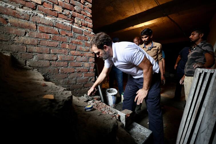 Rahul Gandhi meets labourers in Delhi Rahul Gandhi:  ਸੈਸ਼ਨ ਖ਼ਤਮ ਹੁੰਦਿਆਂ ਹੀ ਰਾਹੁਲ ਗਾਂਧੀ ਬਣੇ ਰਾਜ ਮਿਸਤਰੀ, ਦੇਖੋ ਕਿਵੇਂ ਖੜ੍ਹੀਆਂ ਕੀਤੀਆਂ ਪੌੜ੍ਹੀਆਂ ਤੇ ਬਣਾਇਆ ਮਸਾਲਾ 