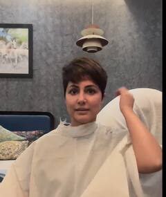 Hina khan: ब्रेस्ट कॅन्सरवर उपचार घेत असलेल्या हिना खानने केस कापले, मुलीला वेदना होत असल्याचे पाहून आईला अश्रू अनावर