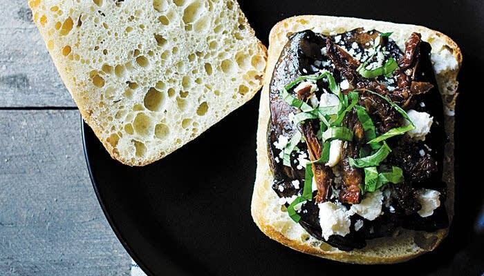 ਮਸ਼ਰੂਮ ਖਾਣ 'ਚ ਸਵਾਦਿਸ਼ਟ ਹੋਣ ਦੇ ਨਾਲ-ਨਾਲ ਸਿਹਤ ਲਈ ਵੀ ਫਾਇਦੇਮੰਦ ਮੰਨਿਆ ਜਾਂਦਾ ਹੈ।