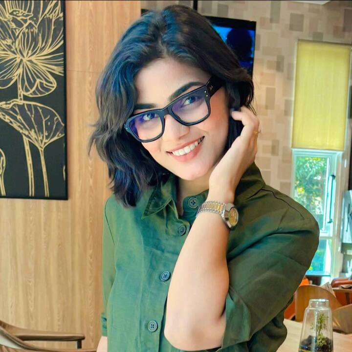 आज नेहा के सोशल मीडिया पर लाखों की संख्या में फैन हैं. वह अकसर सामाजिक मुद्दों पर गाने लिखती हैं और फिर गाती हैं. जिन्हें वे सोशल मीडिया पर भी शेयर करती हैं.