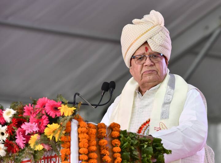 राज्यपाल ने वीर शिरोमणि महाराजा सूरजमल जी के जीवन का भी वर्णन किया एवं सभी को उनके दूरदर्शिता, कुशल प्रशासन और उनकी महानता से प्रेरणा लेने की बात कही. महाराजा सूरजमल बृज विश्वविद्यालय को उच्च शिक्षा में मिसाल कायम करने को कहा.