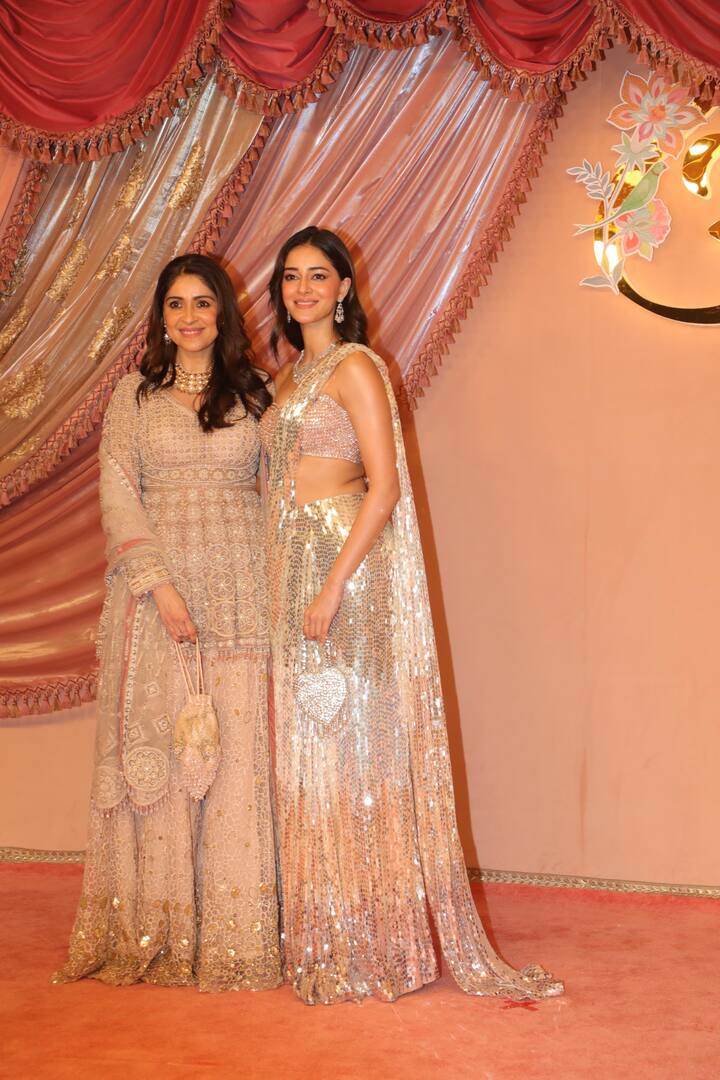 Ananya Panday was there with her mom.