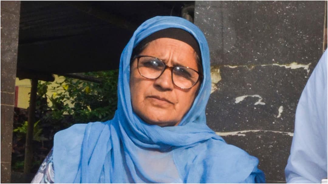 Punjab: अमृतपाल सिंह की शपथ पर आई मां की प्रतिक्रिया, कहा- 'उन्हें तो जून में ही...' Amritpal Singh's mother, Balwinder Kaur on latters swearing in as lok sabha mp Punjab: अमृतपाल सिंह की शपथ पर आई मां की प्रतिक्रिया, कहा- 'उन्हें तो जून में ही...'