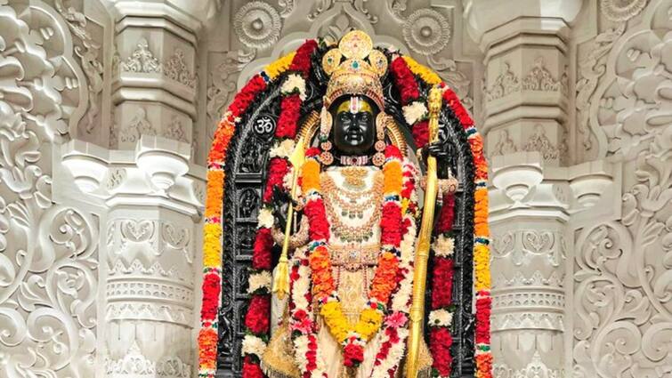 Ayodhya Ram Mandir Devotees take Selfi with Ramlala Trust Created selfie points राम भक्तों के लिए खुशखबरी, अब श्रद्धालु मंदिर में रामलला के साथ ले सकेंगे सेल्फी