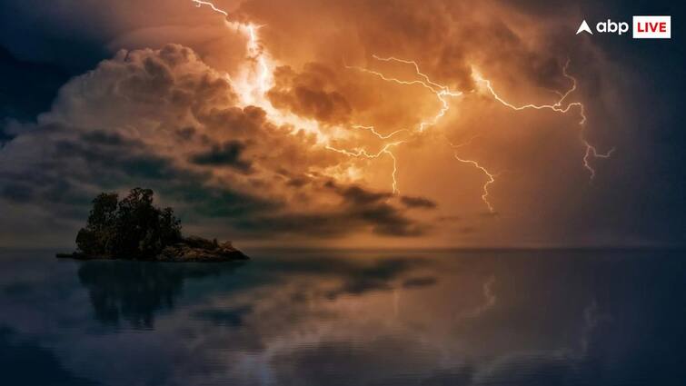 lightning strikes hot spots in the world its system and why this place highest risk of lightning किस जगह होता है सबसे ज्यादा बिजली गिरने का खतरा?