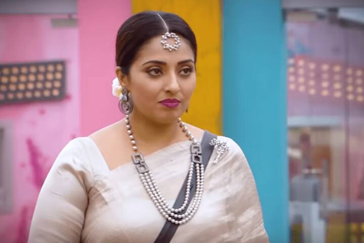 மோனிஷா என் மோனாலிசா படத்தின் மூலம் சினிமா உலகில் அறிமுகமானவர் மும்தாஜ். அதனை தொடர்ந்து, மலையாளம், தெலுங்கு, கன்னடம், ஹிந்தி உள்ளிட்ட மொழி படங்களிலும் நடித்துள்ளார்.