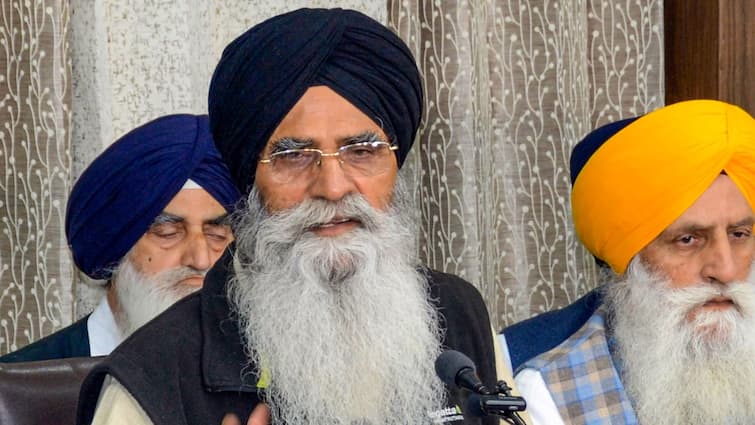 Apex Sikh Physique SGPC Slams Rahul Gandhi’s ‘Abhay Mudra’ Comment