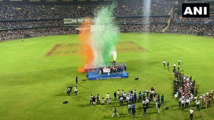 అంబరమంత సంబరం... వాంఖడేలో టీమిండియా ఆటగాళ్లను సన్మానించే కార్యక్రమంలో బీసీసీఐ చేసిన ప్రత్యేక ఏర్పాట్లు అదిరిపోయాయి. క్రికెట్ ప్రేమికుల మదిలో నిలిచిపోయేలా... జీవితాంతం గుర్తుండేలా ఈ సంబరాలను నిర్వహించారు.