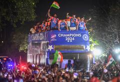 Victory Parade: नहीं देखी होगी ऐसी भीड़! मरीन ड्राइव की ये तस्वीरें सोशल मीडिया पर छाईं