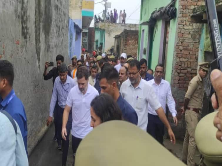 Rahul Gandhi reached Hathras, met with the victims Hathras Case: ਹਾਥਰਸ ਪਹੁੰਚੇ ਰਾਹੁਲ ਗਾਂਧੀ, ਪੀੜਤਾਂ ਨਾਲ ਕੀਤੀ ਮੁਲਾਕਤ, ਪਾਰਟੀ ਵੱਲੋਂ ਮਦਦ ਕਰਨ ਦਾ ਦਿੱਤਾ ਭਰੋਸਾ 