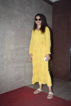 Rakul Preet Singh Gives The Perfect Ethnic Summer Vibe In Yellow Outfit