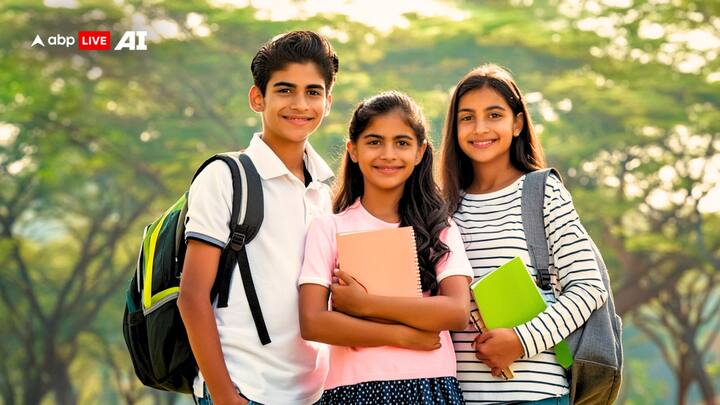 रेग्यूलर स्टूडेंट्स को एडमिट कार्ड कलेक्ट करने के लिए अपने स्कूल जाना होगा. वहीं प्राइवेट स्टूडेंट्स ऑफिशियल वेबसाइट पर जाकर एडमिट कार्ड डाउनलोड कर सकते हैं.