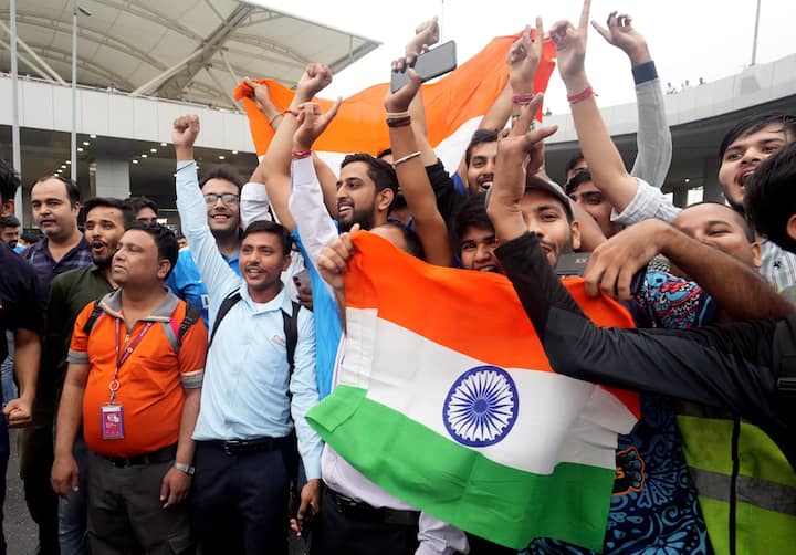 मान लीजिए कि कल को भारत के एक्सक्लूसिव इकनॉमिक जोन में कोई बड़ा प्राकृतिक संसाधन निकल आता है, तब उस पर सिर्फ भारत का अधिकार होगा.