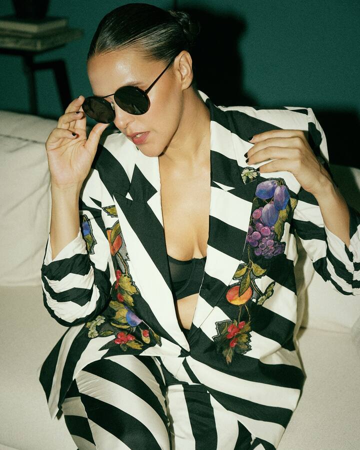 नेहा धुपियाने 23-25 किलो वजन कमी करण्याच्या तिच्या प्रवासाबद्दल सांगितले. नेहा धुपियाने शेअर केले की त्यांची मुलगी मेहरच्या जन्मानंतर लॉकडाऊन होते.