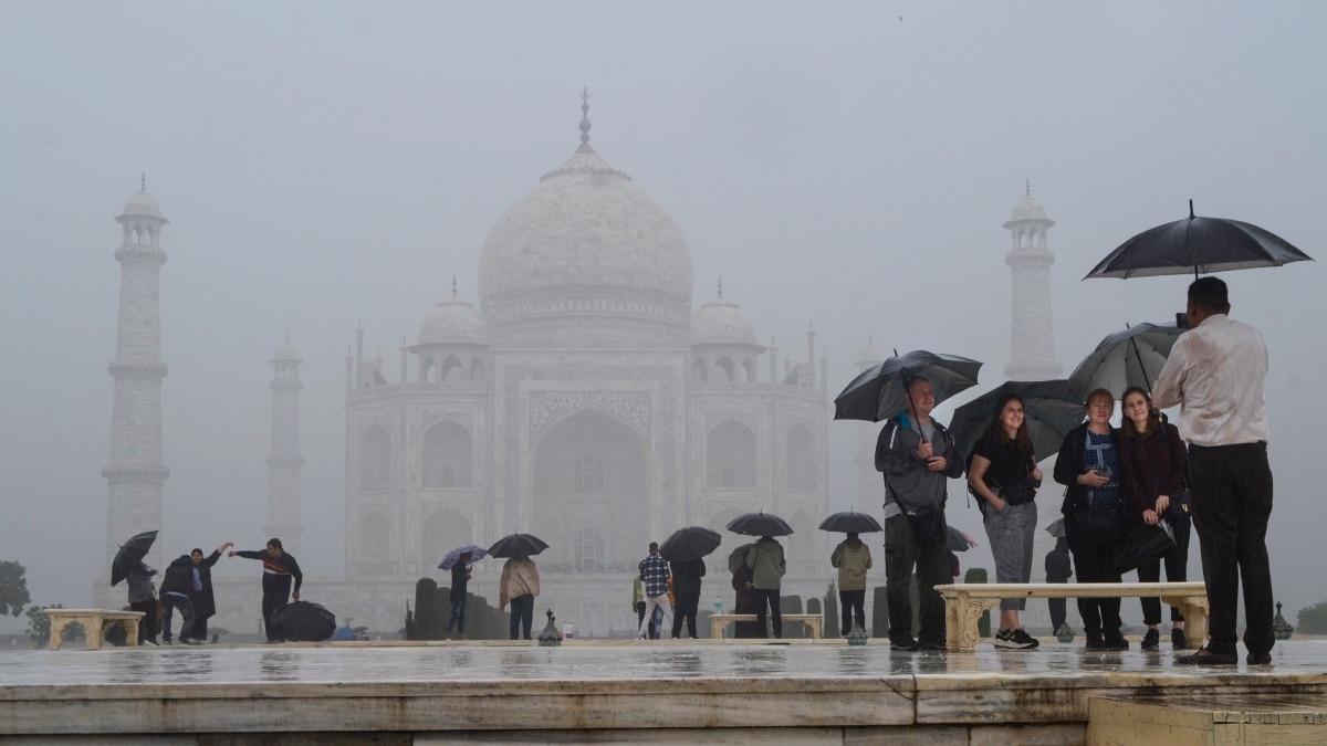 Rain Alert in UP:  यूपी में मानसून ने पकड़ा जोर, 60 जिलों में भारी बारिश का अलर्ट, जमकर बरसेंगे बदरा