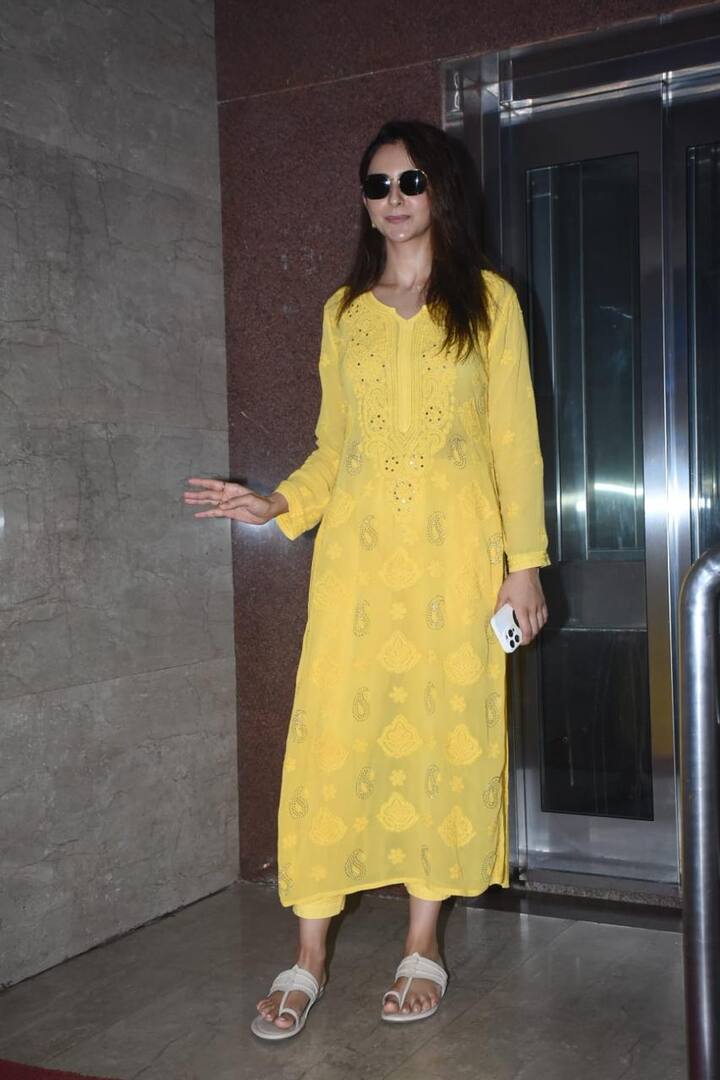 Rakul Preet accessorised with a pair of sunglasses