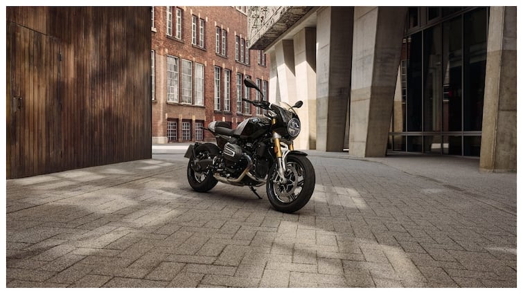 BMW R12 and R12 nineT bikes launched in india 1170 cc engine features price booking delivery in september details here BMW R12: Kawasaki की बोलती बंद करने आ गई बीएमडब्लू की ये धांसू बाइक, कीमत है इतनी