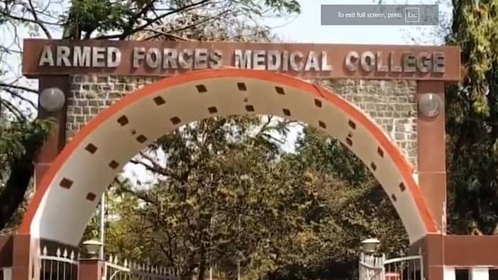 आम्ही लग्न केले. दुर्दैवाने लग्नाच्या दोनच महिन्यानंतर त्यांची सियाचीनला पोस्टींग झाली. 18 जुलै 2023 रोजी आम्हा दोघांचं फोनवर सविस्तर बोलणं झालं. पुढील 50 वर्षे आपलं जीवन कसं असेल, मोठं घर असेल, मुलं असतील.... पण, 19 जुलै 2023 रोजी सकाळी फोन आला, ही इज नो मोर...