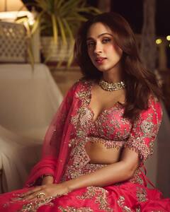 Pashmina Roshan Captivates With Alluring Look In A Pink Lehenga; SEE PICS