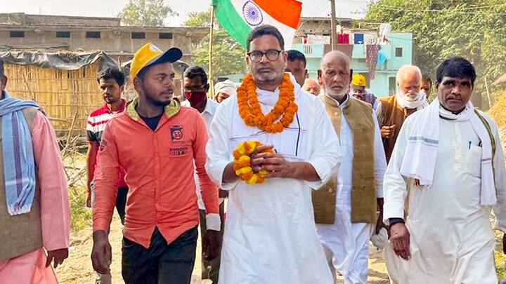 इस बीच आरजेडी के प्रदेश अध्यक्ष जगदानंद सिंह के एक पत्र से सियासी हलचल तेज हो गई है. शनिवार (06 जुलाई) को जगदानंद सिंह ने एक पत्र जारी किया और जनसुराज एक राजनीतिक पार्टी है. इसके संस्थापक प्रशांत किशोर उर्फ प्रशांत किशोर पांडेय हैं. यह पार्टी बीजेपी की बी टीम है.