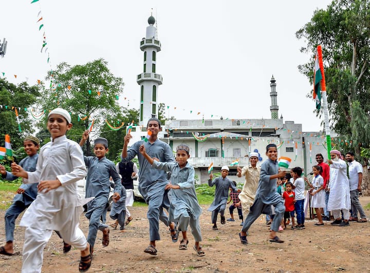 प्रदेश के मुख्यमंत्री के ताजा बयान के बाद अब म.प्र की राजनीति मदरसों को लेकर और गरमाई सकती है.