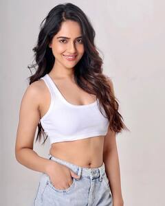 Malvi Malhotra: టాలీవుడ్ ట్రెండింగ్ బ్యూటీ మాల్వి మల్హోత్రా, ఇంతకీ ఈ ముద్దుగుమ్మ బ్యాగ్రౌండ్ ఏంటో తెలుసా?