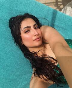 Palak Tiwari Pics: पूल में दिखा सिजलिंग अवतार...तो कभी बेडरूम में इठलाती दिखीं पलक तिवारी, दुबई में एक्ट्रेस ने यूं की मस्ती