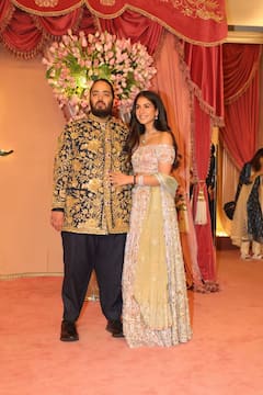 Anant-Radhika Wedding: સિદ્ધાર્થ-કિયારાથી શાહીદ-મીરા સુધી, અનંત-રાધિકાની સંગીત સેરેમનીમાં આ સેલેબ્સ કપલે ખેંચ્યું ધ્યાન