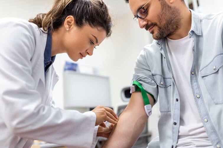 Do this one thing after 18 years, the risk of heart attack will decrease, know what the expert advised Heart Care Tips: 18 વર્ષ બાદ કરી લો આ એક કામ, હાર્ટ એટેકનું ઘટી જશે જોખમ, જાણો એકસ્પર્ટે શું આપી સલાહ