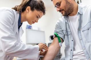 Heart Care Tips: 18 વર્ષ બાદ કરી લો આ એક કામ, હાર્ટ એટેકનું ઘટી જશે જોખમ, જાણો એકસ્પર્ટે શું આપી સલાહ