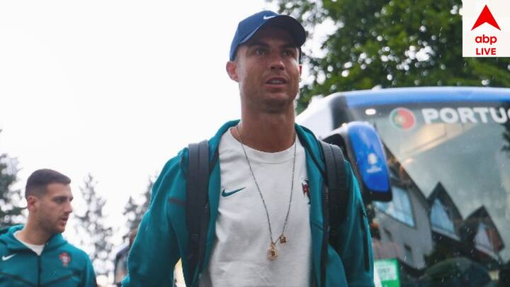 গোটা টুর্নামেন্টে মাত্র একটি গোল করতে পেরেছিলেন রোনাল্ডো। স্লোভেনিয়ার বিরুদ্ধে টাইব্রেকার থেকে পেনাল্টিতে গোল করেন সি আর সেভেন। এছাড়া মাঠে নিষ্প্রভই লেগেছে রোনাল্ডোকে।