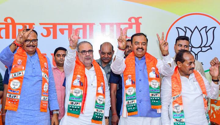 उधर, बीजेपी के राष्ट्रीय महामंत्री (संगठन) बीएल संतोष इस उपचुनाव की तैयारियों का जायजा लेंगे. इसके साथ ही इन 10 सीटों पर जिन मंत्रियों की ड्यूटी लगाई गई है उनसे ग्राउंड रिपोर्ट मांगी गई है जिसके बाद पार्टी एक फाइनल रिपोर्ट तैयार करके हाईकमान को सौंपेगी.