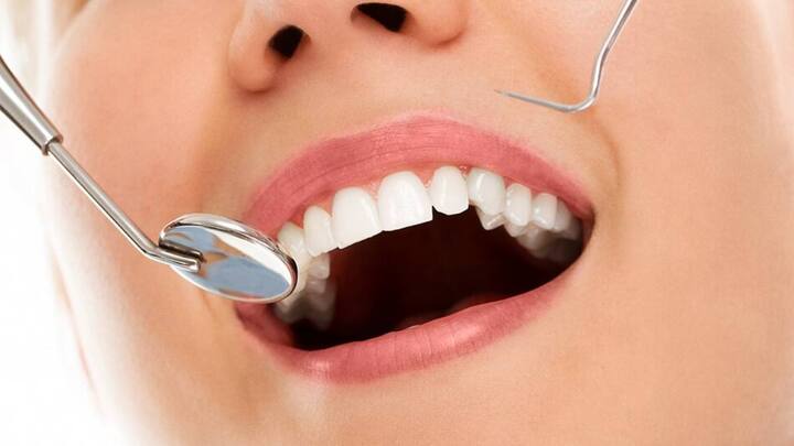 दिन की शुरुआत हम टूथब्रश के साथ करते हैं. इसलिए यह जानना बेहद जरूरी है कि हमें किस तरह के टूथब्रश का इस्तेमाल करना चाहिए.